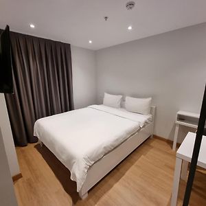 10M2 Hotel